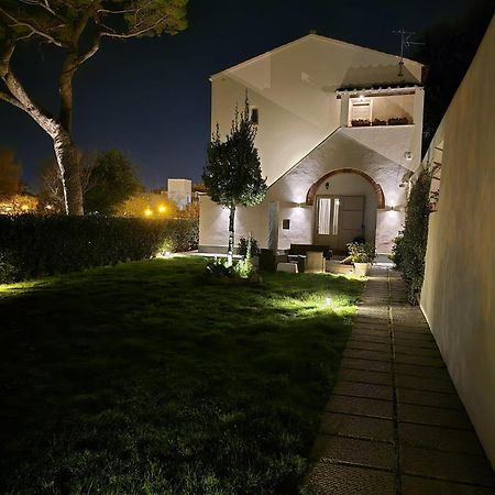 La Villa Apartments Tinaia - Excellent For Sardegna & Corsica - 6-8 Beds - Private Parking Included With Camera Livorno Exterior photo